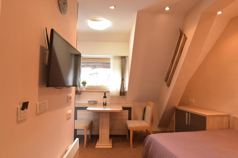 Apartment with Mountain View image 3