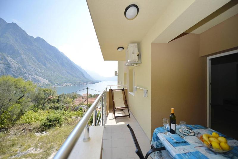 Apartment with Sea View image 2