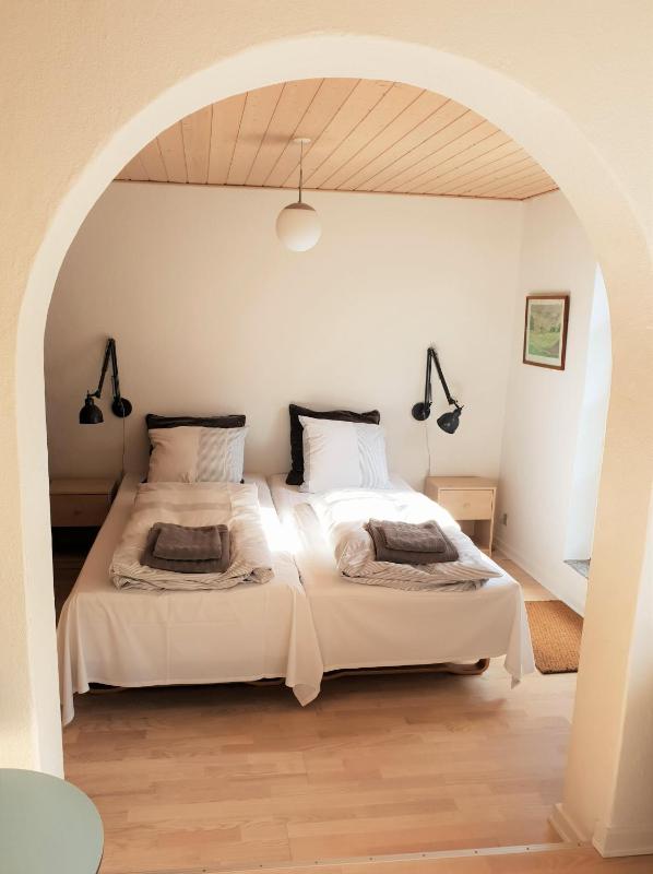 One-Bedroom Apartment image 3