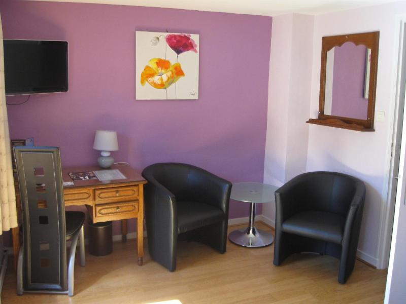 Double Room with Bath image 3