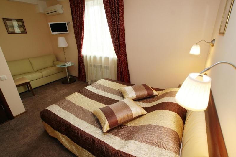 Standard Double or Twin Room image 2