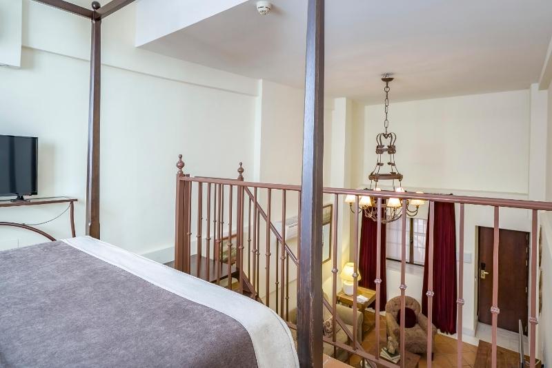 Junior Suite (3 Adults) image 3