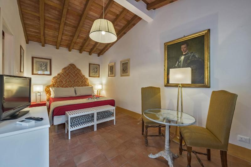 Superior Double Room image 3