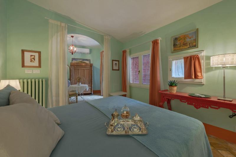 Double Room image 3