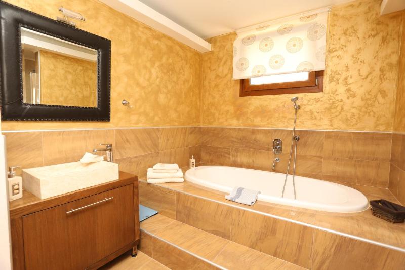 Suite image 2