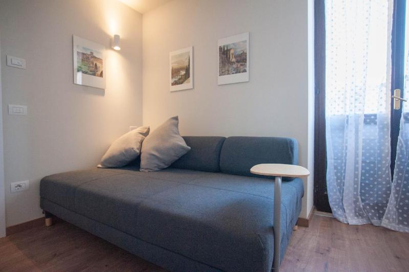 Triple Room with Private Bathroom image 4