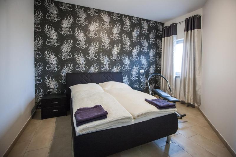 Apartment with Sauna and kitchenette image 2