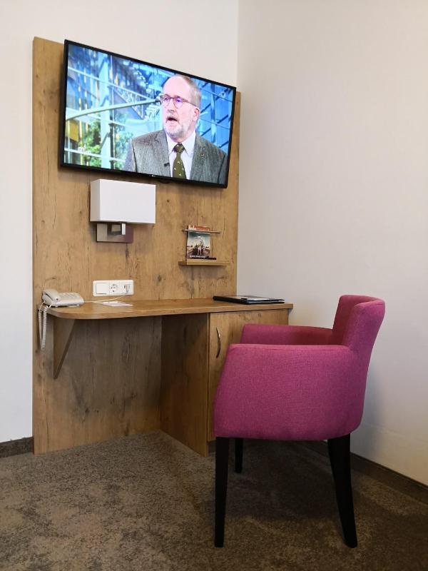 Standard Single Room image 4