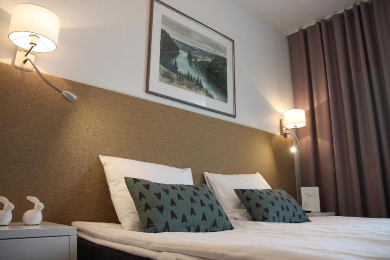Standard Twin Room image 2