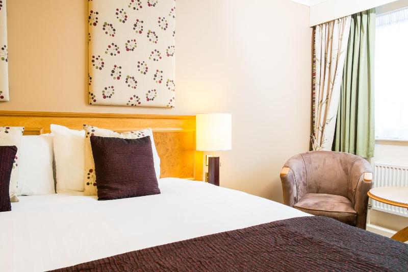 Superior Double or Twin Room image 4