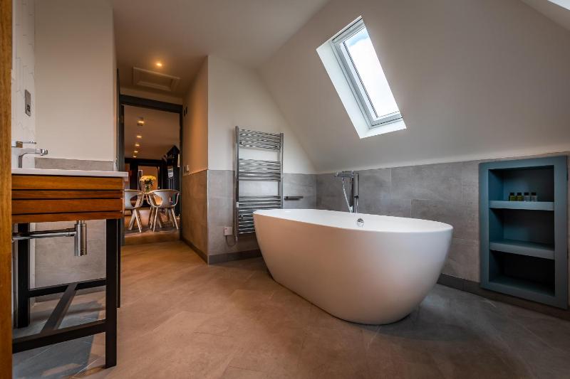 Superior Suite image 3