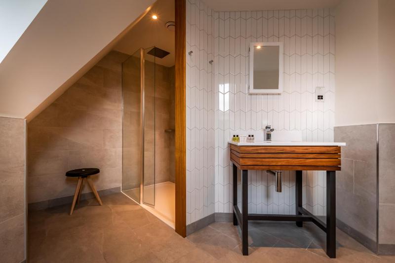 Superior Suite image 4