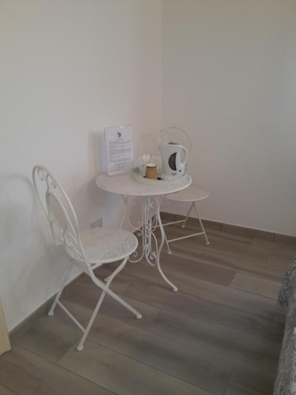 Double Room with Private Bathroom image 2