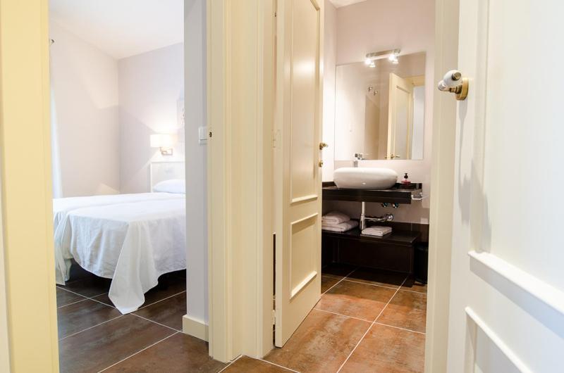 Standard Apartment image 2