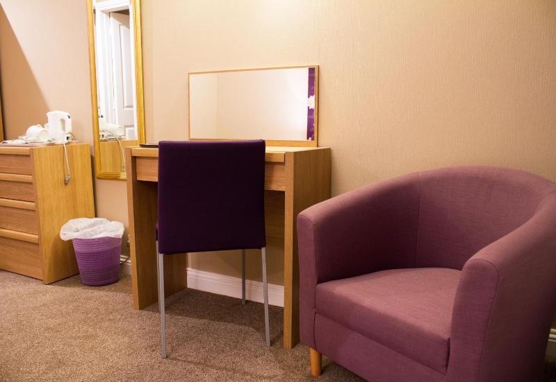Double Room image 4