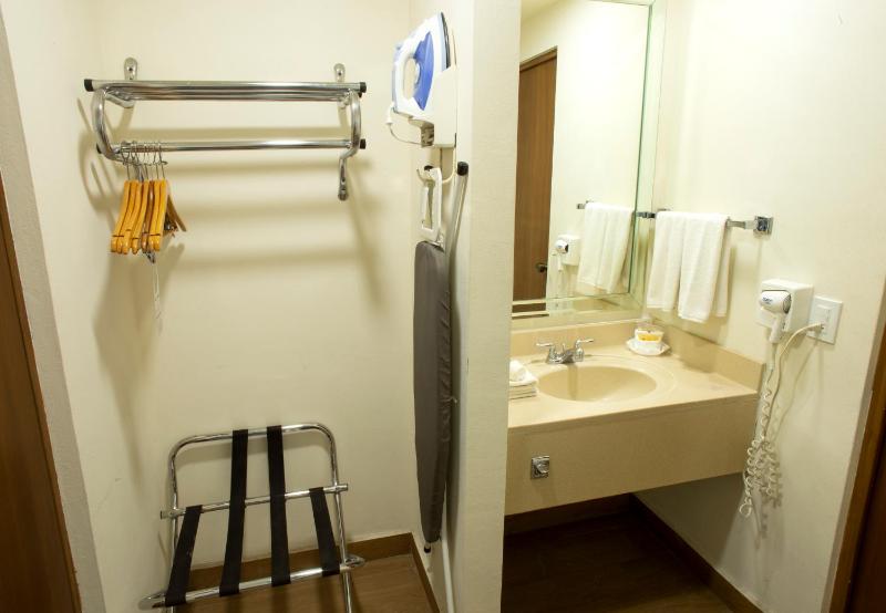 Best Western Centro Monterrey - image 9