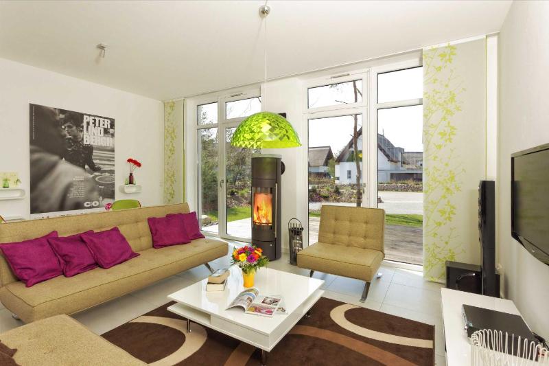 Three-Bedroom House image 1