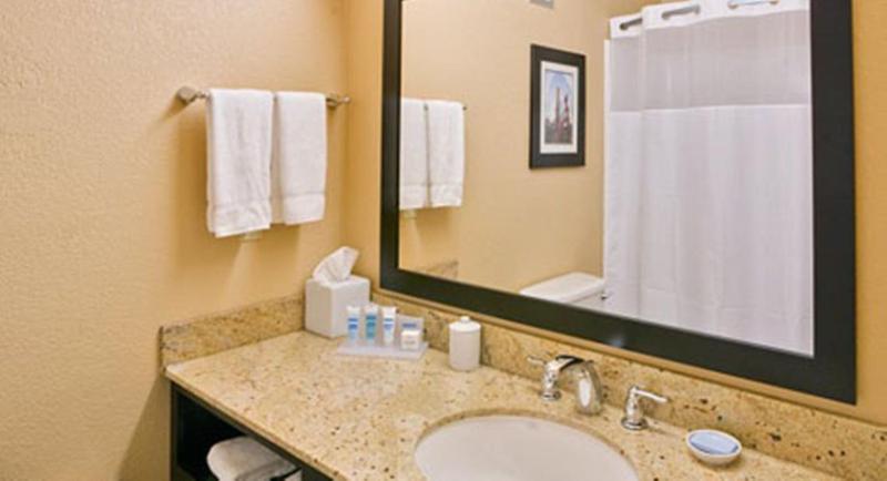 Deluxe King Room image 1