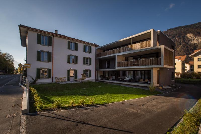 Three-Bedroom Apartment with Mountain View image 3