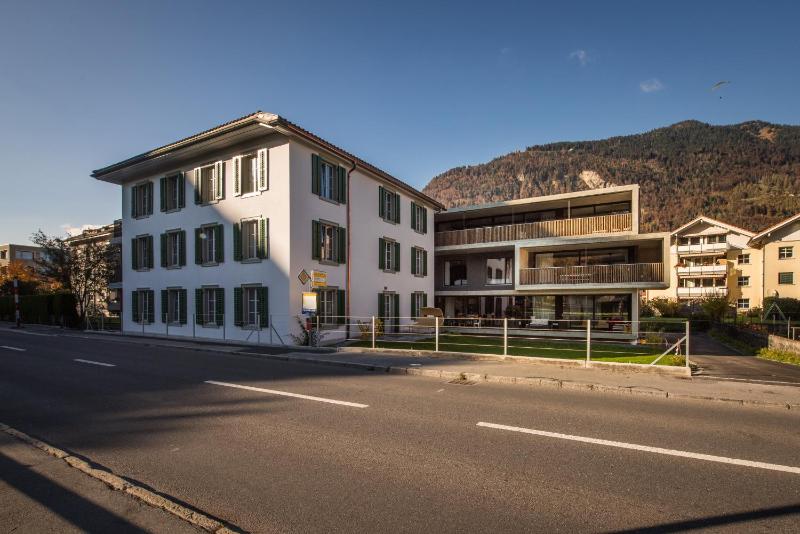 Three-Bedroom Apartment with Mountain View image 2