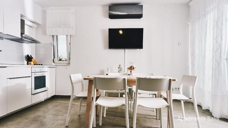 Two-Bedroom Apartment with Sea View image 4