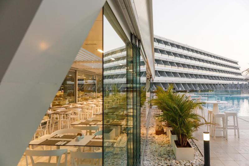Santa Mónica Suites Hotel - image 2