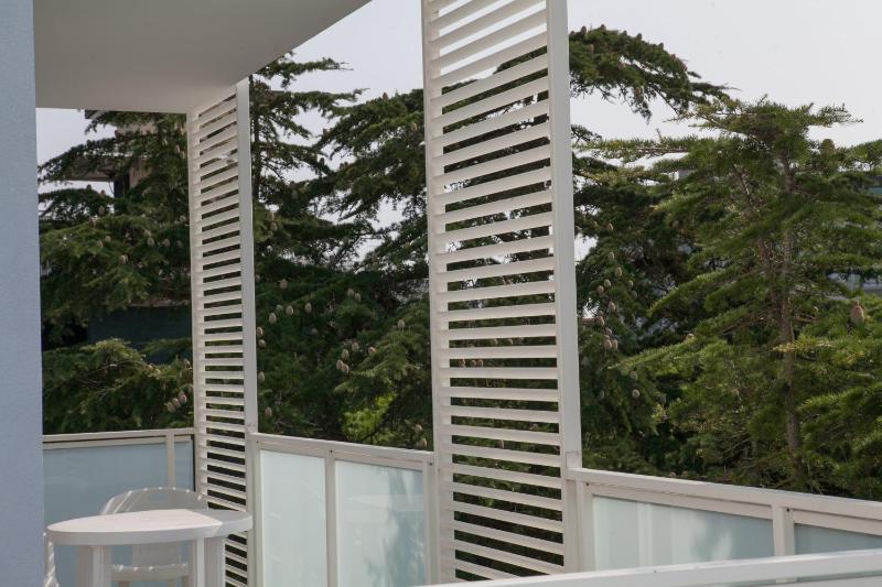 Triple Room with Sea View image 2
