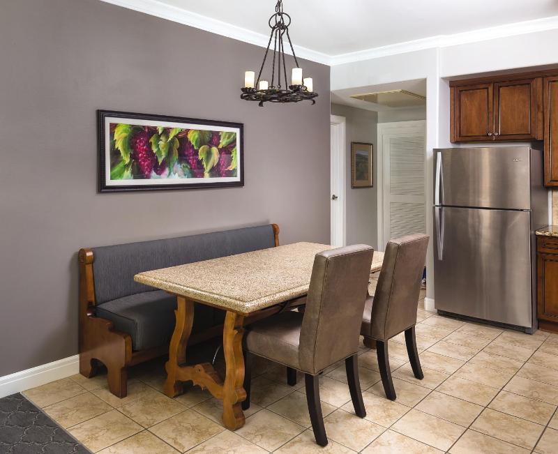 One-Bedroom Suite image 2