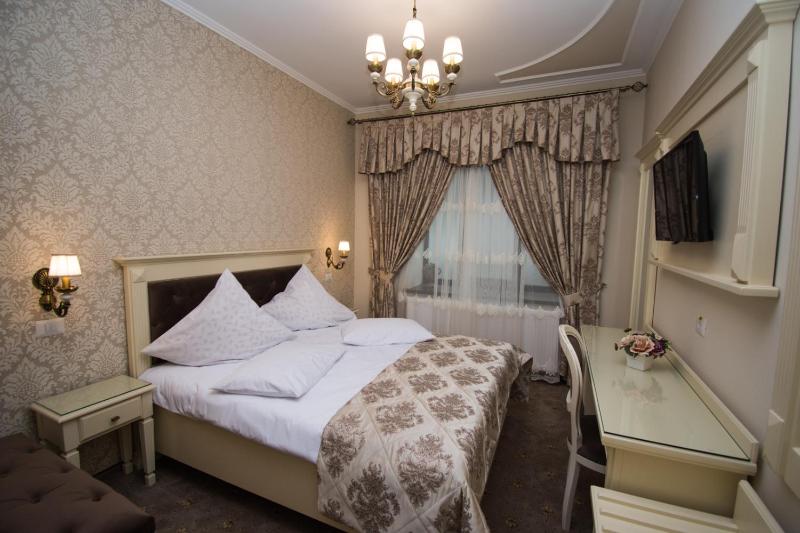 Double Room image 4