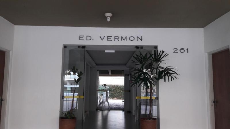 Apartamento Condomínio Vermon Praia da Enseada - image 15