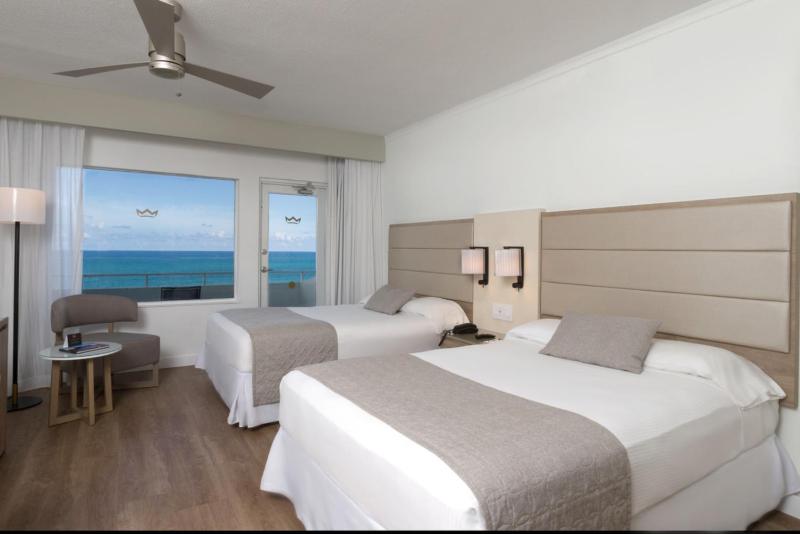 Deluxe Ocean Front Double Beds image 3