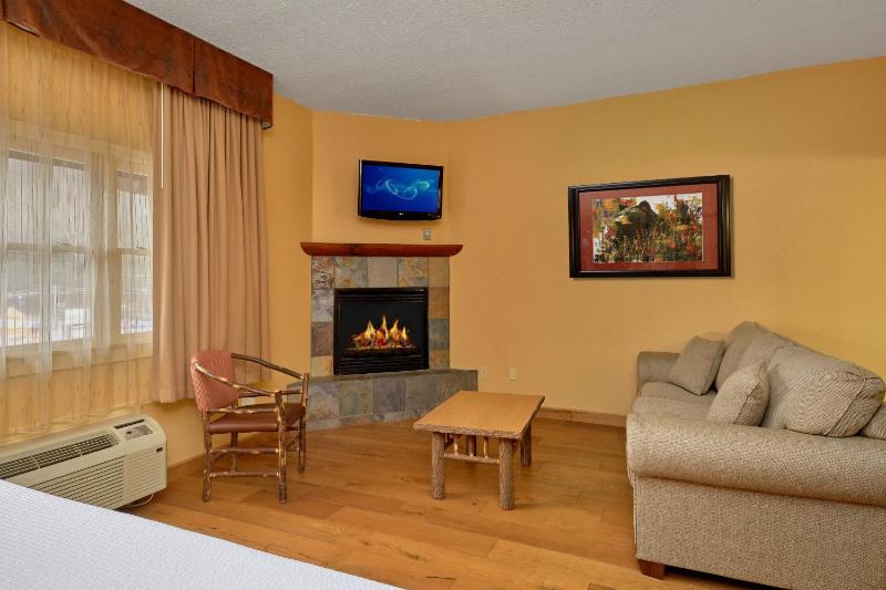 Junior King Suite image 3