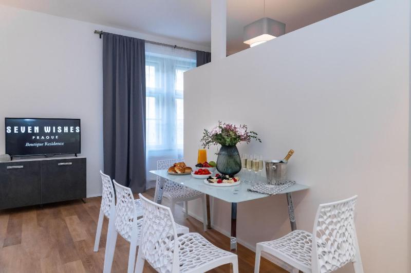 Design Apartment (5 Adults) image 3