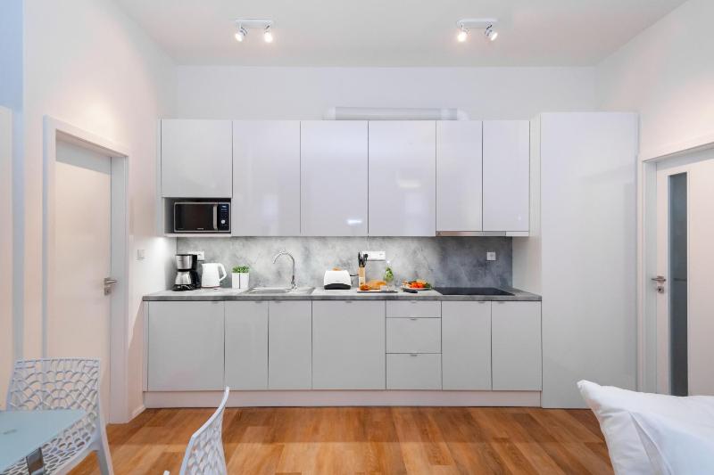 Design Apartment (5 Adults) image 4
