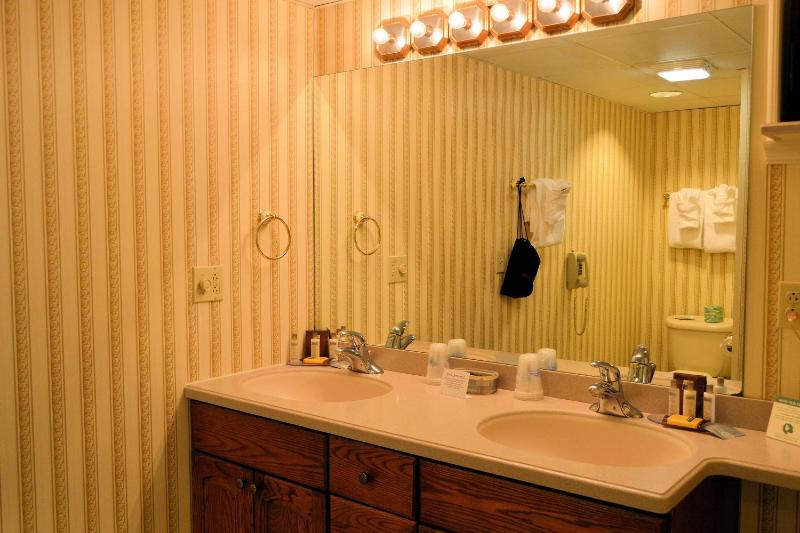 King Room - Non-Smoking image 3