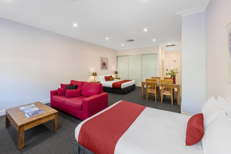 Studio Apartment image 2