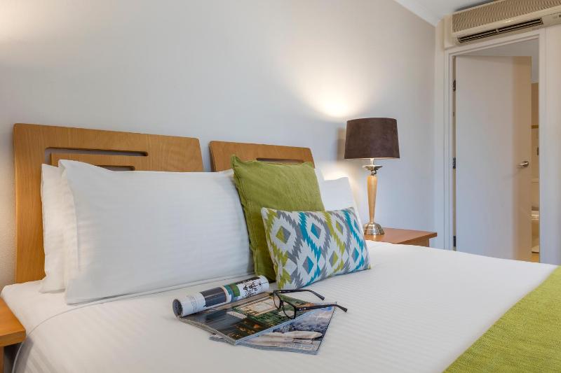 One-Bedroom Apartment image 4