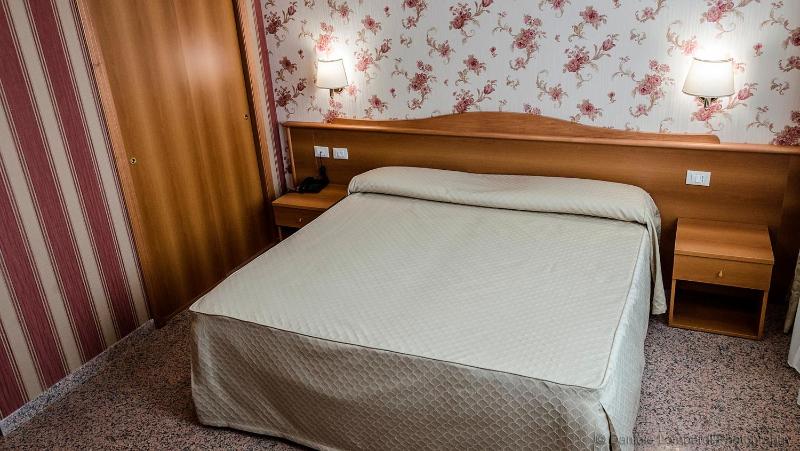 Superior Single Room image 2