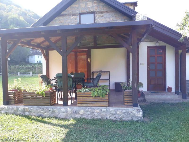 Quadruple Room with Mountain View image 3
