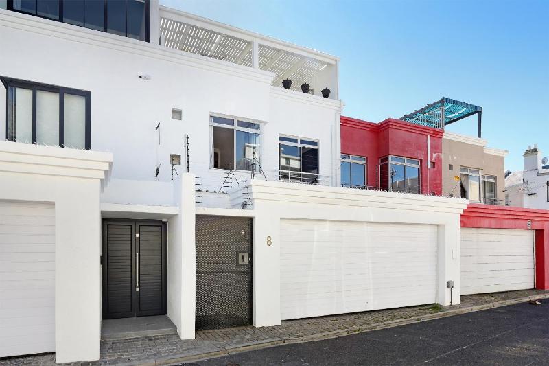 Three-Bedroom Villa image 3