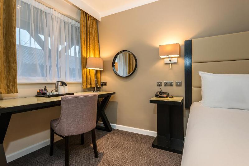 Double Room image 4