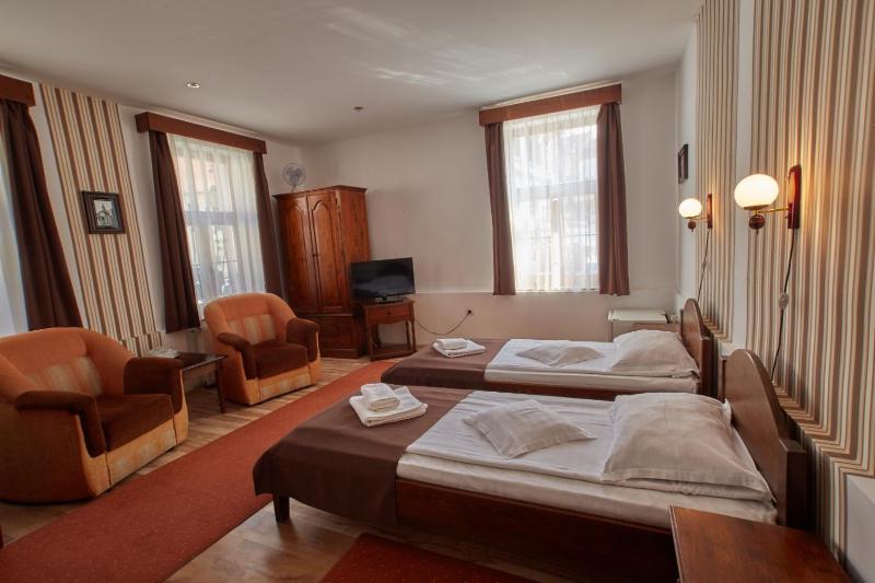 Double or Twin Room image 2