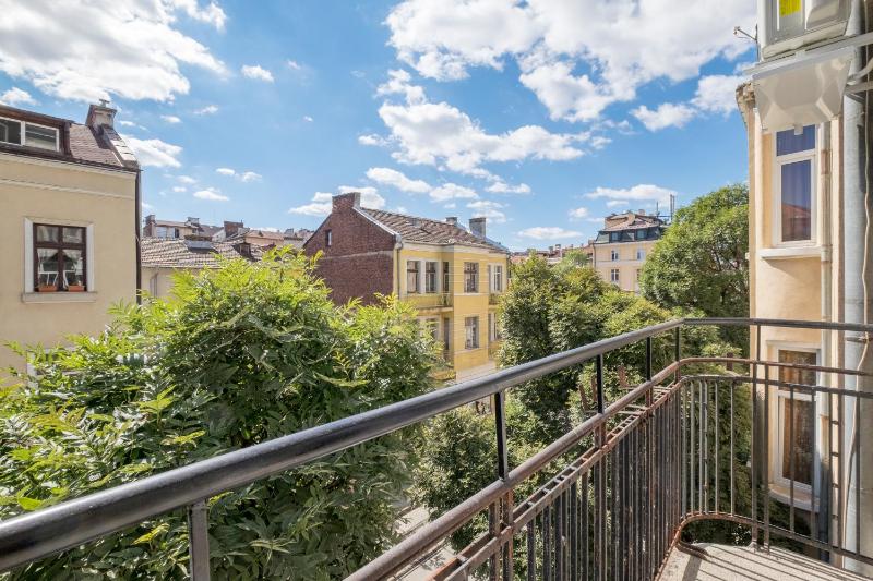 blueWaveplace - Stylish 2 BR Home in Center of Sofia - image 4