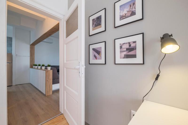 blueWaveplace - Stylish 2 BR Home in Center of Sofia - image 12