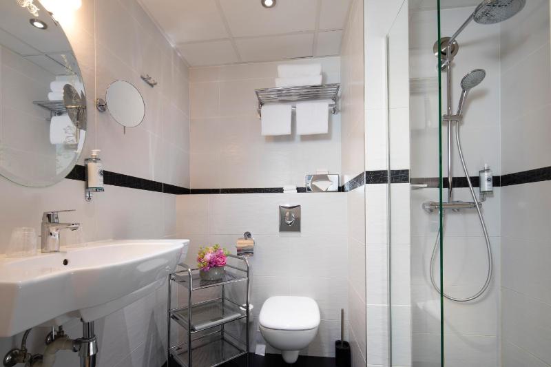 Superior Double or Twin Room image 2