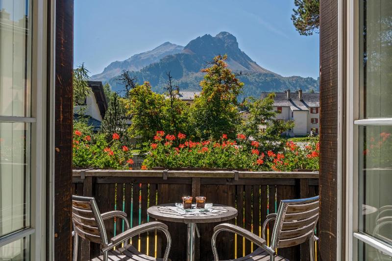 Double Room with Mountain View image 3