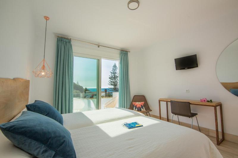 Superior Double Room with Balcony and Sea View image 2