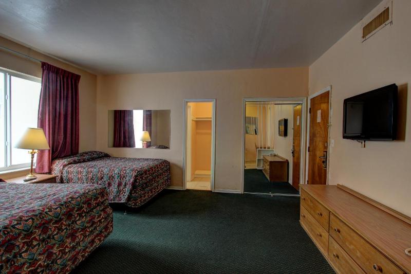 Standard Double Room image 2