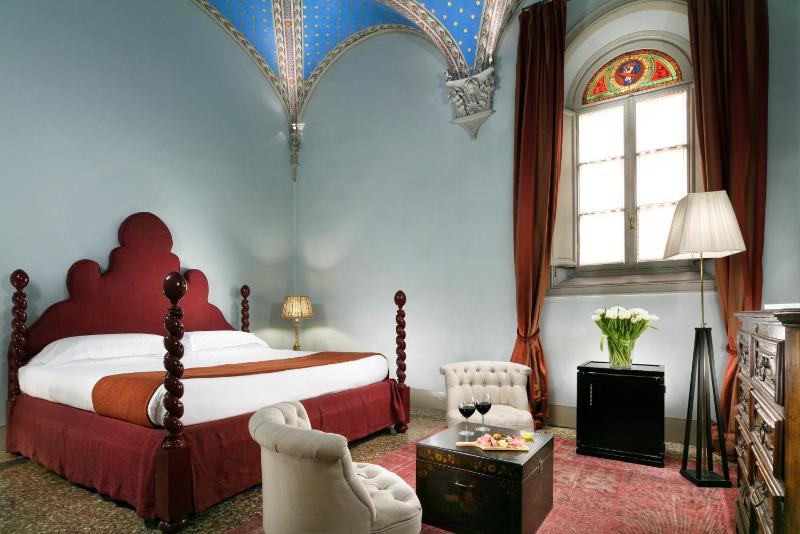 Deluxe Room image 1