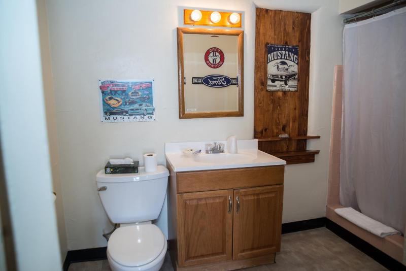 Standard Queen Room image 4
